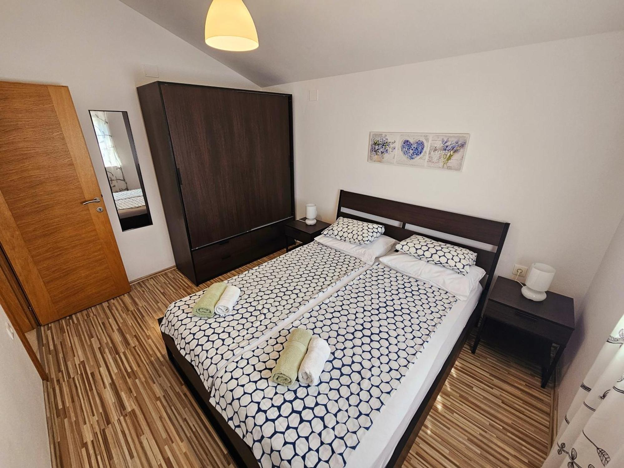 Apartments Cikac II - Modern Apartments By The Beach Mandre Kültér fotó